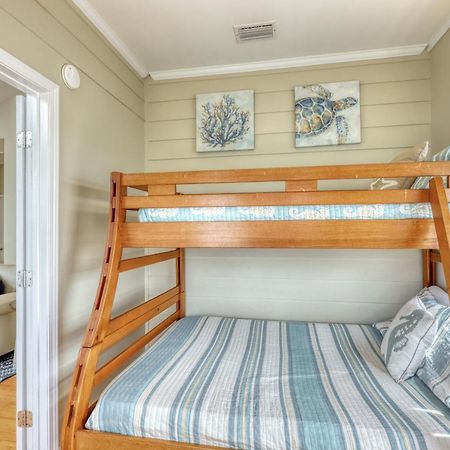 Villa Delphinus - Beachfront! And Pet Friendly! Feel The Ocean Breezed And Hear The Waves Lapping Right At Your Doorstep! Home Dauphin Island Exterior photo