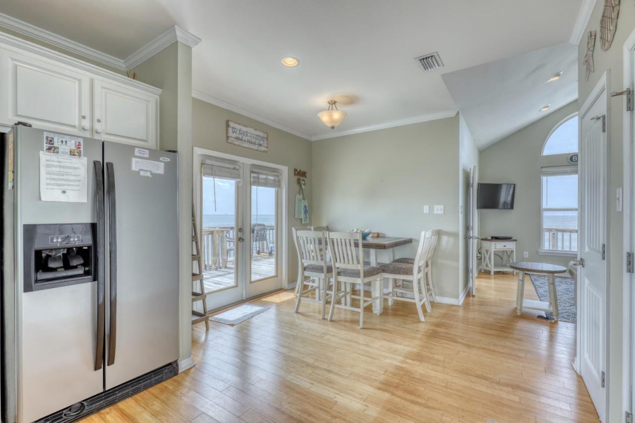 Villa Delphinus - Beachfront! And Pet Friendly! Feel The Ocean Breezed And Hear The Waves Lapping Right At Your Doorstep! Home Dauphin Island Exterior photo