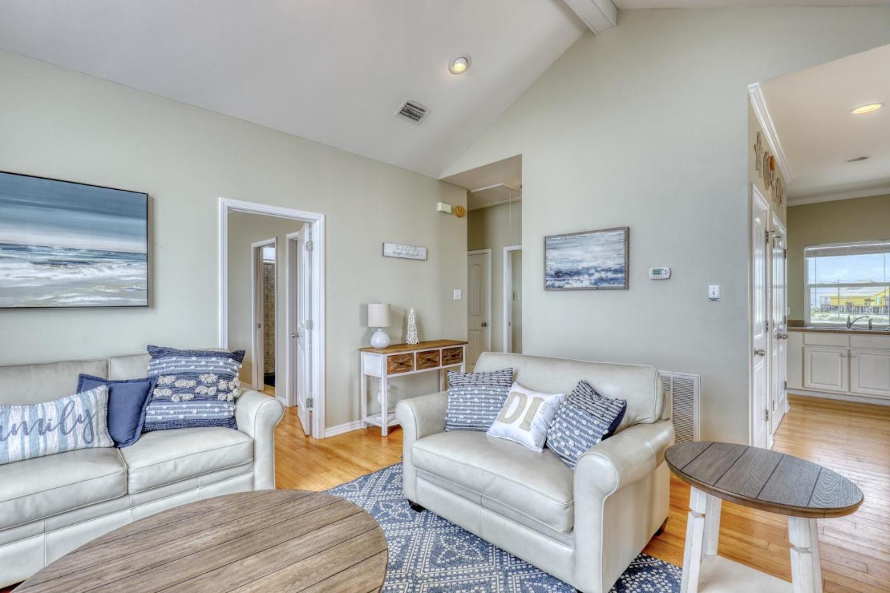 Villa Delphinus - Beachfront! And Pet Friendly! Feel The Ocean Breezed And Hear The Waves Lapping Right At Your Doorstep! Home Dauphin Island Exterior photo