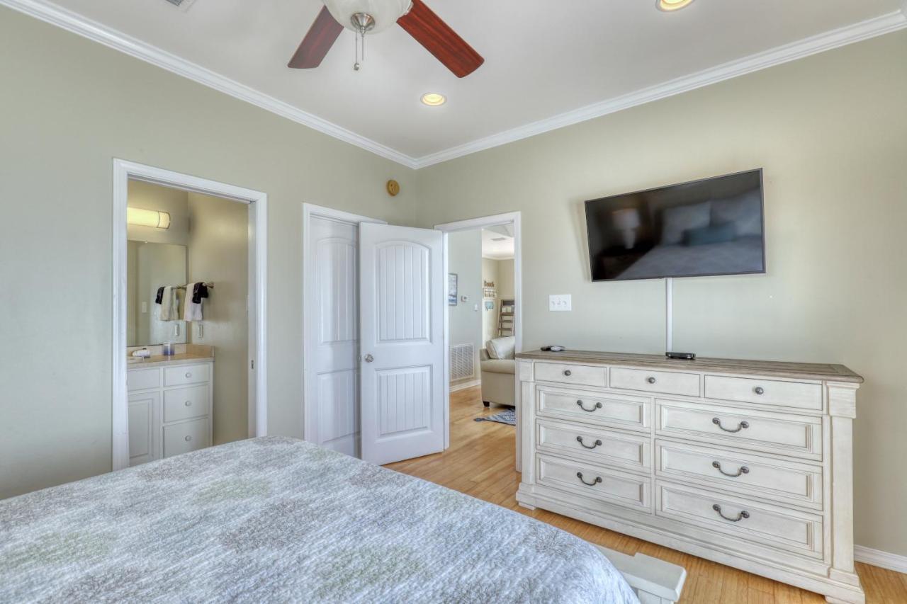 Villa Delphinus - Beachfront! And Pet Friendly! Feel The Ocean Breezed And Hear The Waves Lapping Right At Your Doorstep! Home Dauphin Island Exterior photo