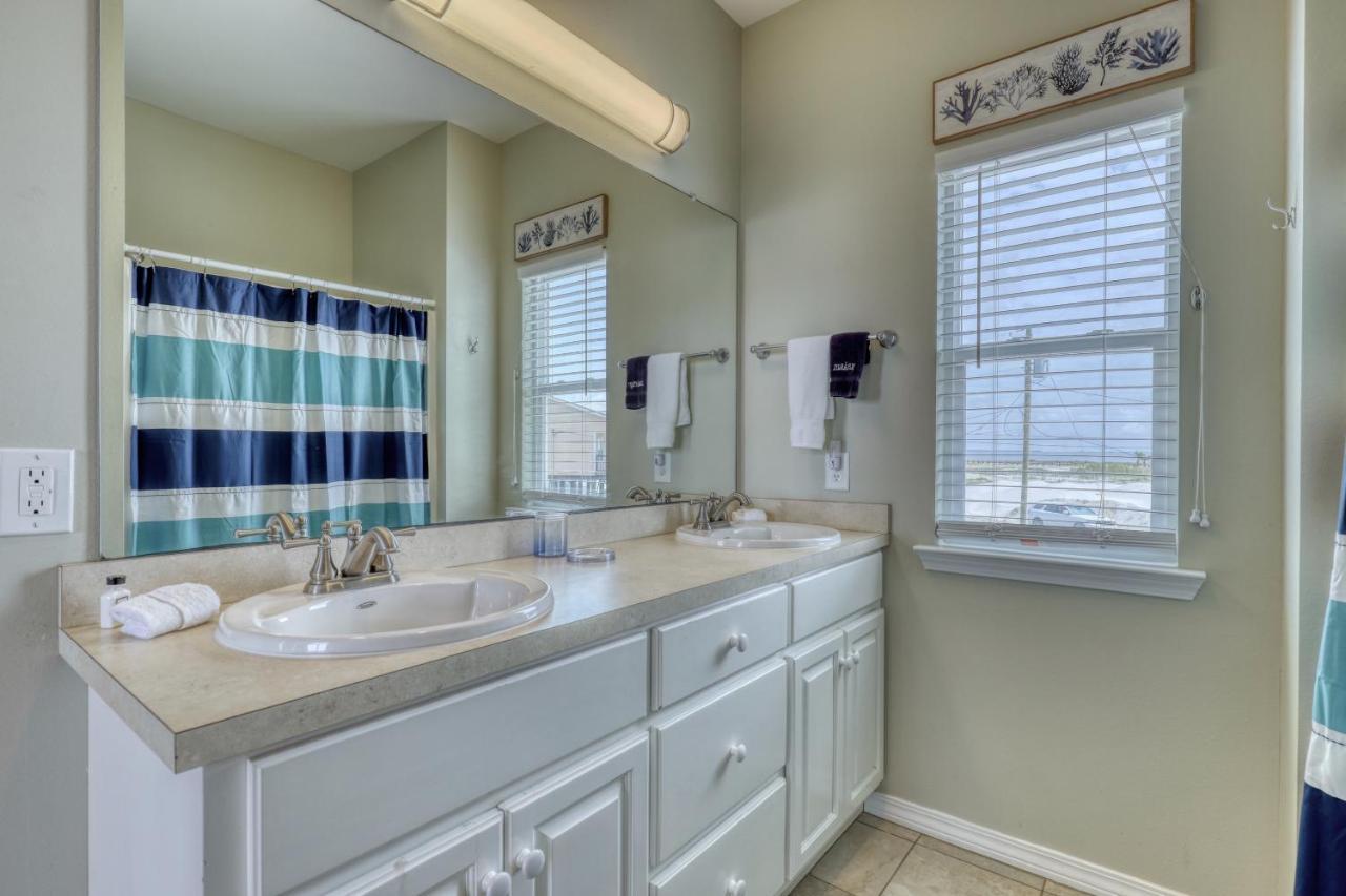 Villa Delphinus - Beachfront! And Pet Friendly! Feel The Ocean Breezed And Hear The Waves Lapping Right At Your Doorstep! Home Dauphin Island Exterior photo